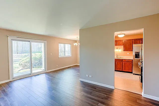 2 bed, 1050 sqft, $2,245 — Photo 3
