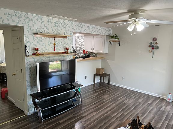 4th image of 3539 S Oaklawn Cir