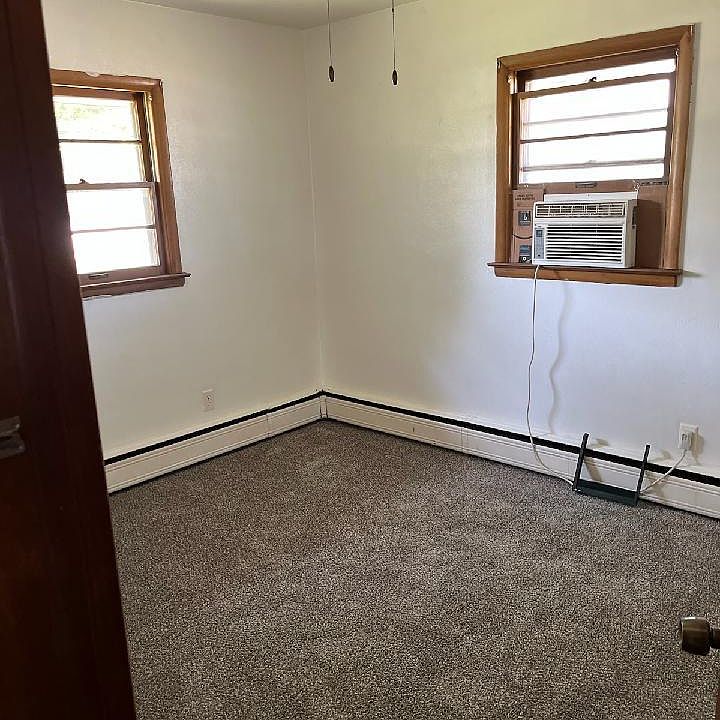 1st image of 2409 Hecker Ave