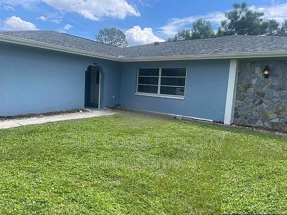 3rd image of 825 Dolphin Ave