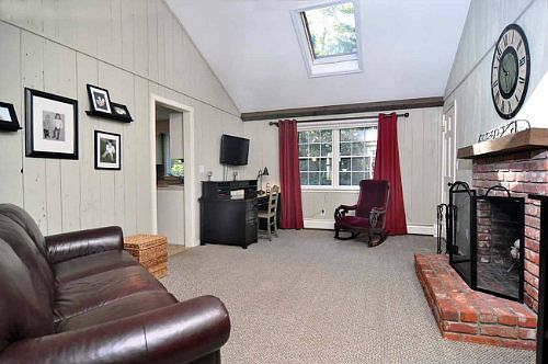 5th image of 7 Brianwood Ln