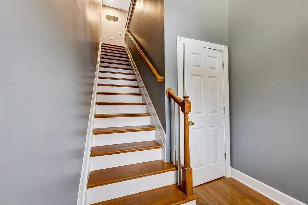 3 bed, 2.5 bath, 2465 sqft, $1,895 — Photo 3