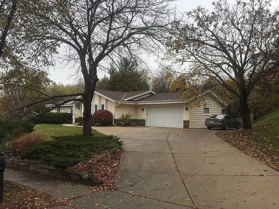 1st image of 215 Mandan Dr