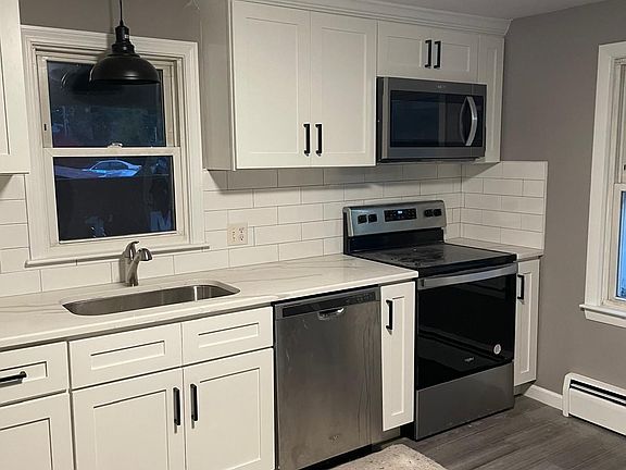 4th image of 113 Lake St