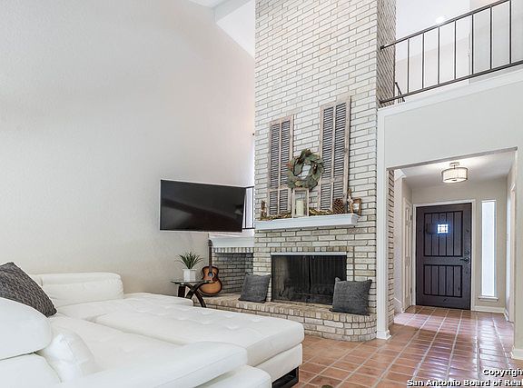 4th image of 11818 Apple Blossom St
