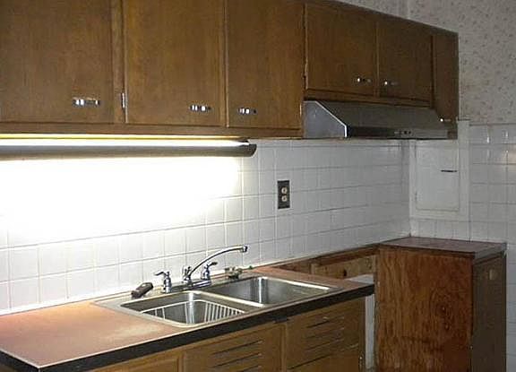 3rd image of 421 Park Ave