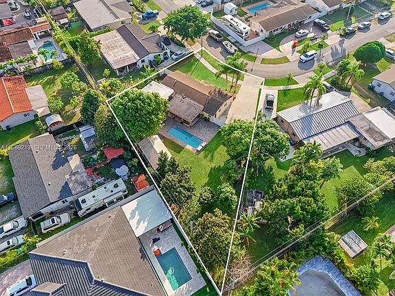 5th image of 3605 SW 122nd Pl
