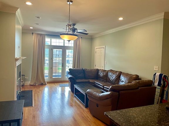 4th image of 4417 S Calumet Ave APT 2S