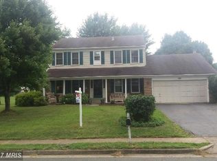 501 Country Club Dr SW, Leesburg, VA 20175