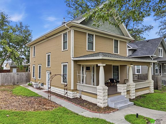 2nd image of 702 Sumner St
