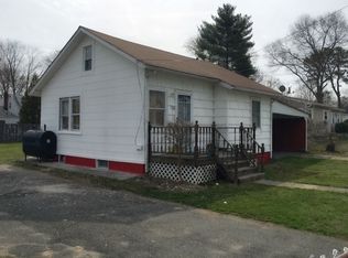 133 N 19th St, Wheatley Heights, NY 11798