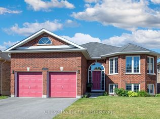 18 Saint Amant Rd, Penetanguishene, ON L9M0A1