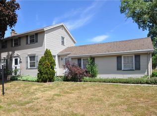 66 Meyerhill Cir W, Rochester, NY 14617