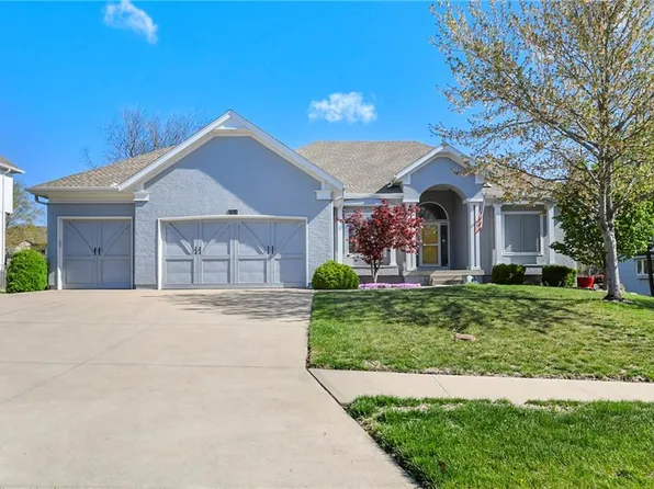 2416 Winterwood Ct, Lees Summit, MO 64081