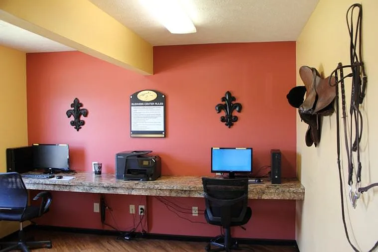 Cimarron Place Apartments — Photo 2