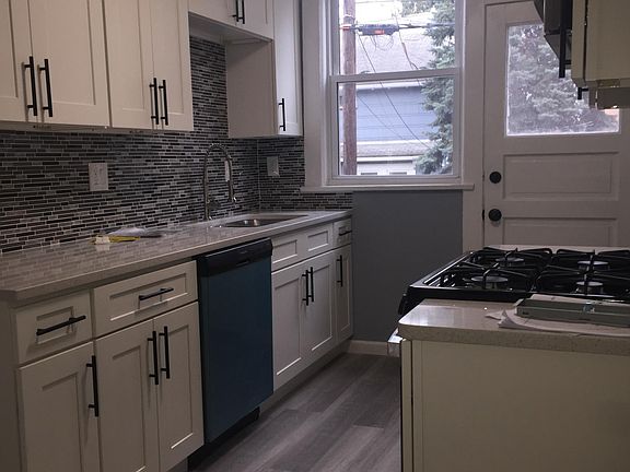 4th image of 1475 Olivewood Ave