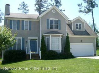 6 Country Walk Ln, Greensboro, NC 27407
