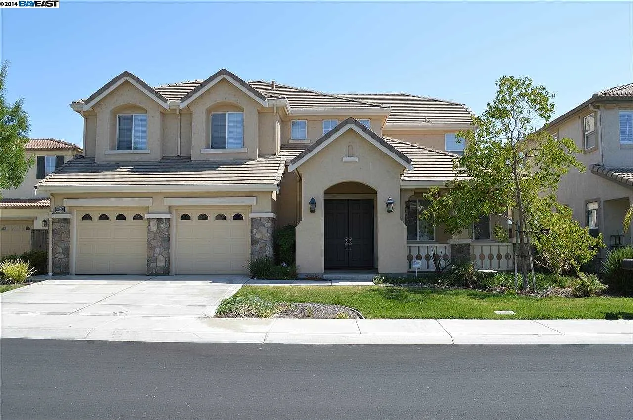 6048 Seneca Cir photo 1