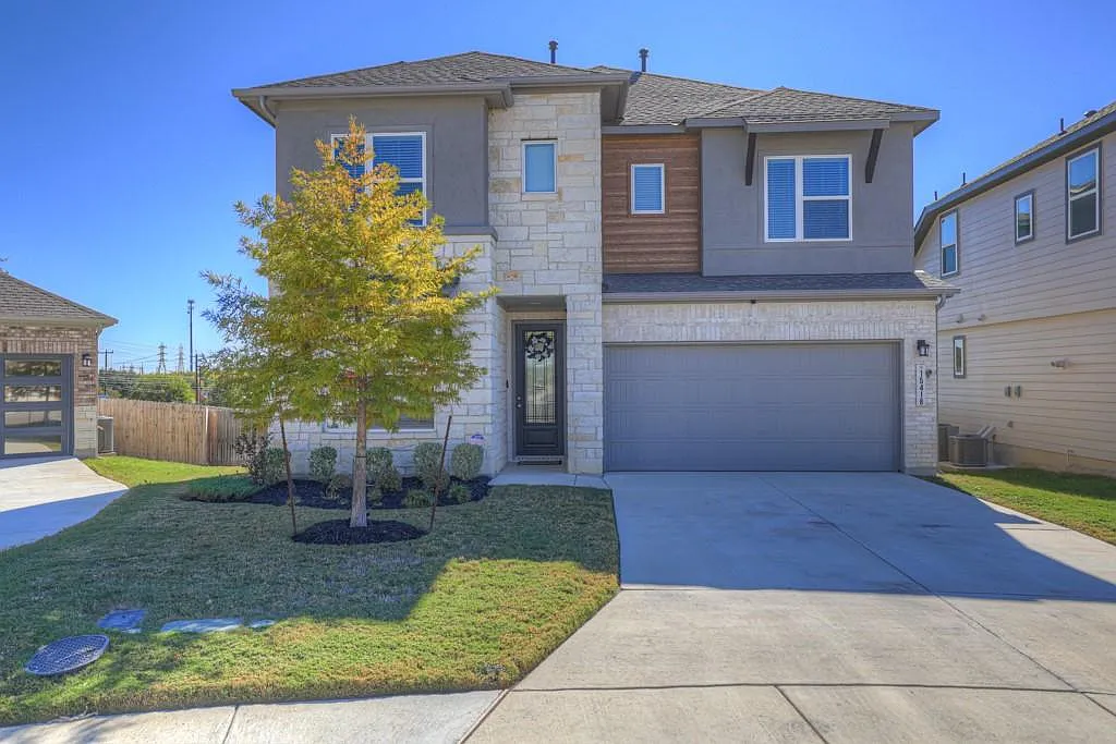 4 bed, 3.0 bath, 2280 sqft, $2,800 — Photo 1