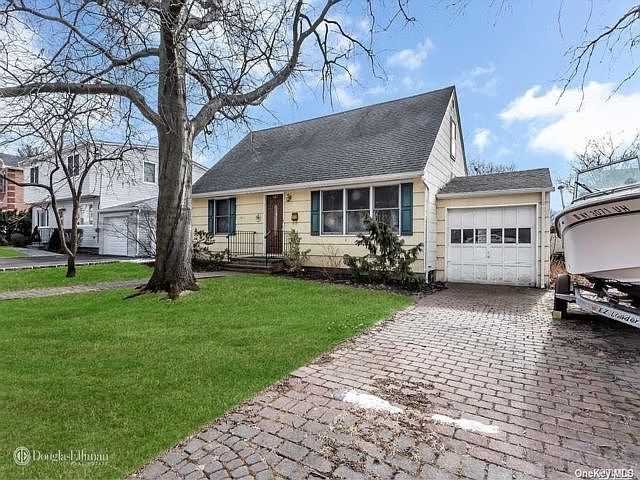 1st image of 117 Garden Dr
