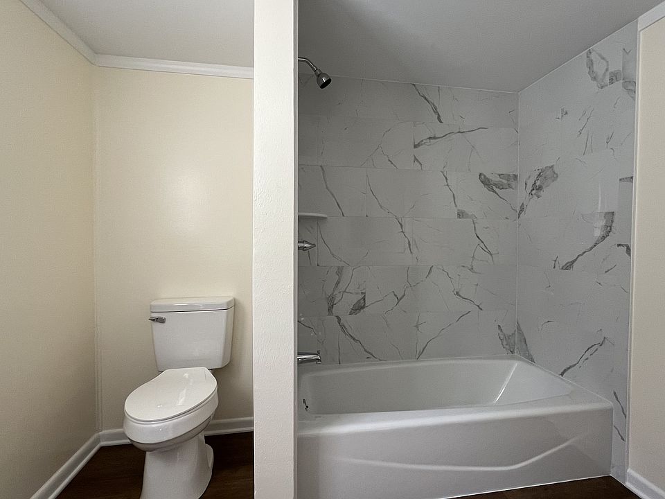 1st image of 216 Wedgewood St #1