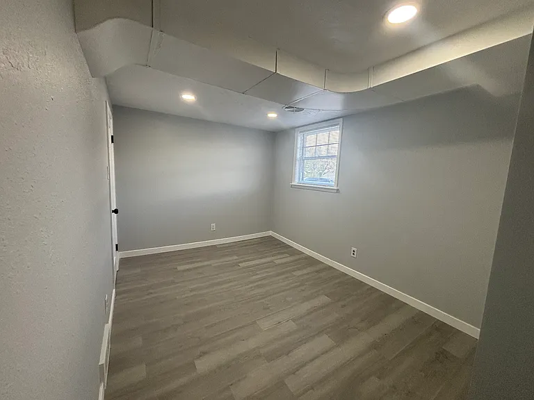 805 Rhode Island Ave — Photo 9