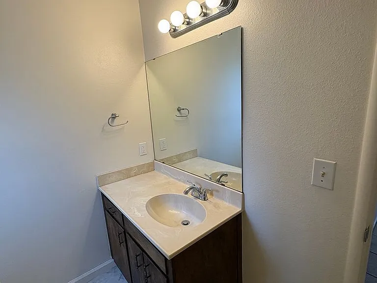 1927 S Julieann Ct — Photo 16