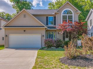 2010 Lloyd Court Dr, Wickliffe, OH 44092