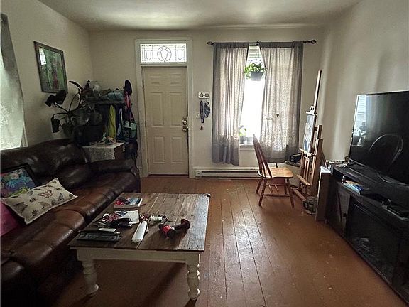 4th image of 227 S Main St