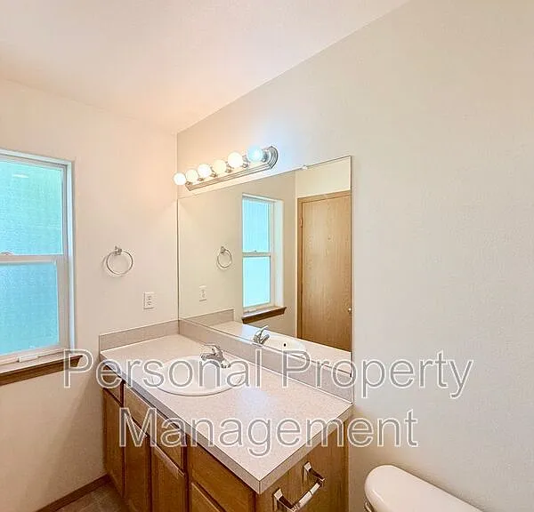 855 NW Ivy St — Photo 21
