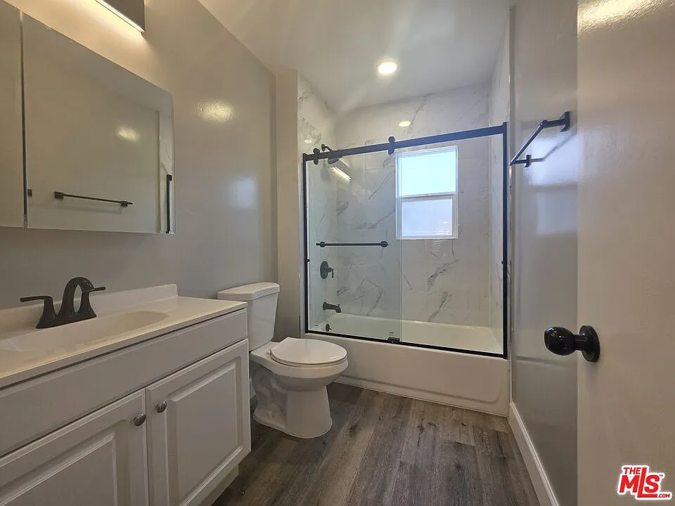 2 bed, 1.0 bath, 900 sqft, $3,100 — Photo 4