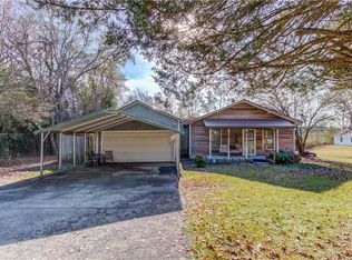 6088 Wade Orr Rd, Flowery Branch, GA 30542