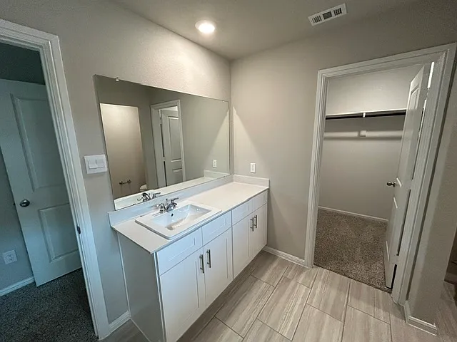 333 Lubbock Dr — Photo 17