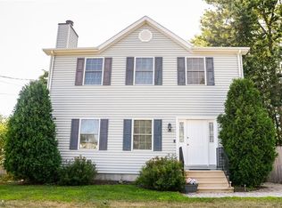 11 Bellman Ave, Warwick, RI 02889