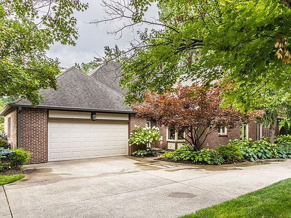 2nd image of 2074 Oldfields Circle North Dr