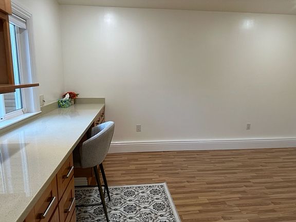 5th image of 1572 Palou Ave
