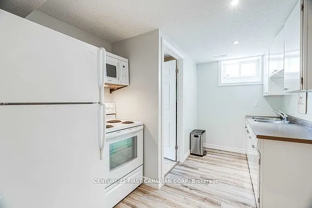 216 Irving Pl #LOWER — Photo 7