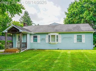 8294 Davison Rd, Davison, MI 48423