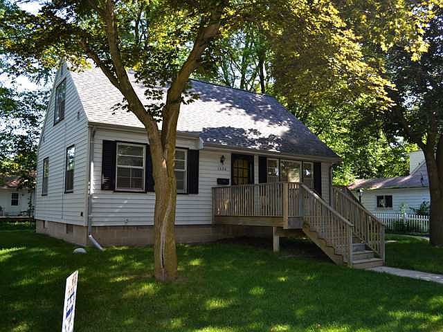 1st image of 1250 E Daisy Ln