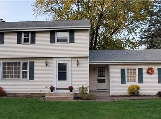 160 Viennawood Dr, Rochester, NY 14618