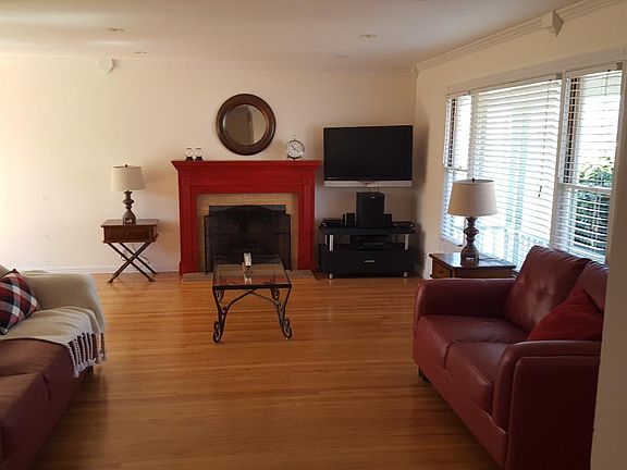 3rd image of 237 Acacia Ave