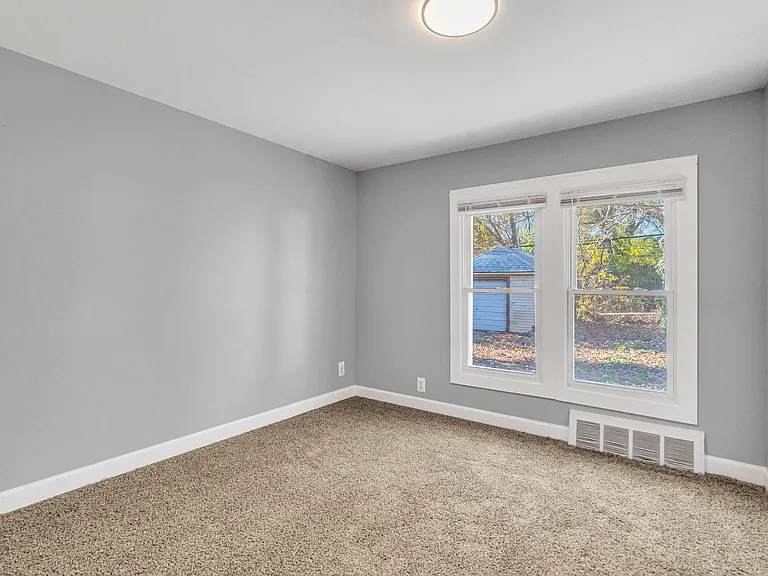 9503 Lakepointe St — Photo 22