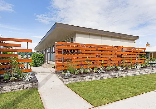 Back Nine Apartments - Located on the west slope of Queen Anne Photo 1