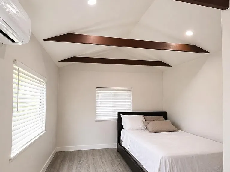 658 W Manor Dr #STUDIO — Photo 3