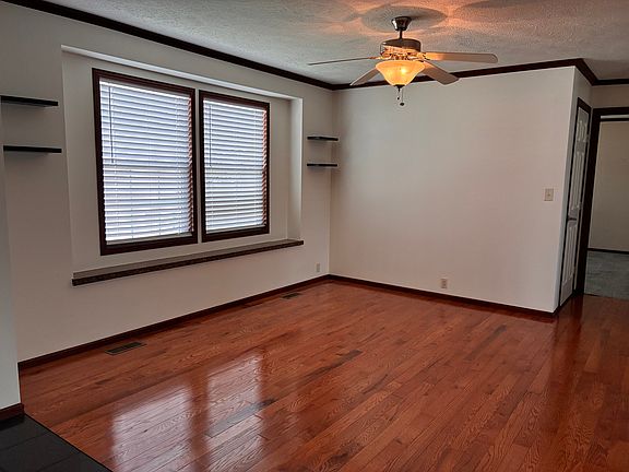 2nd image of 9836 Bellcrest Blvd #130