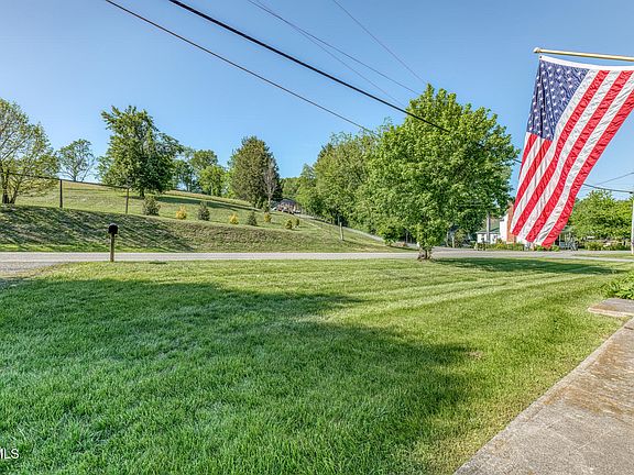 2nd image of 1189 Weaver Branch Rd