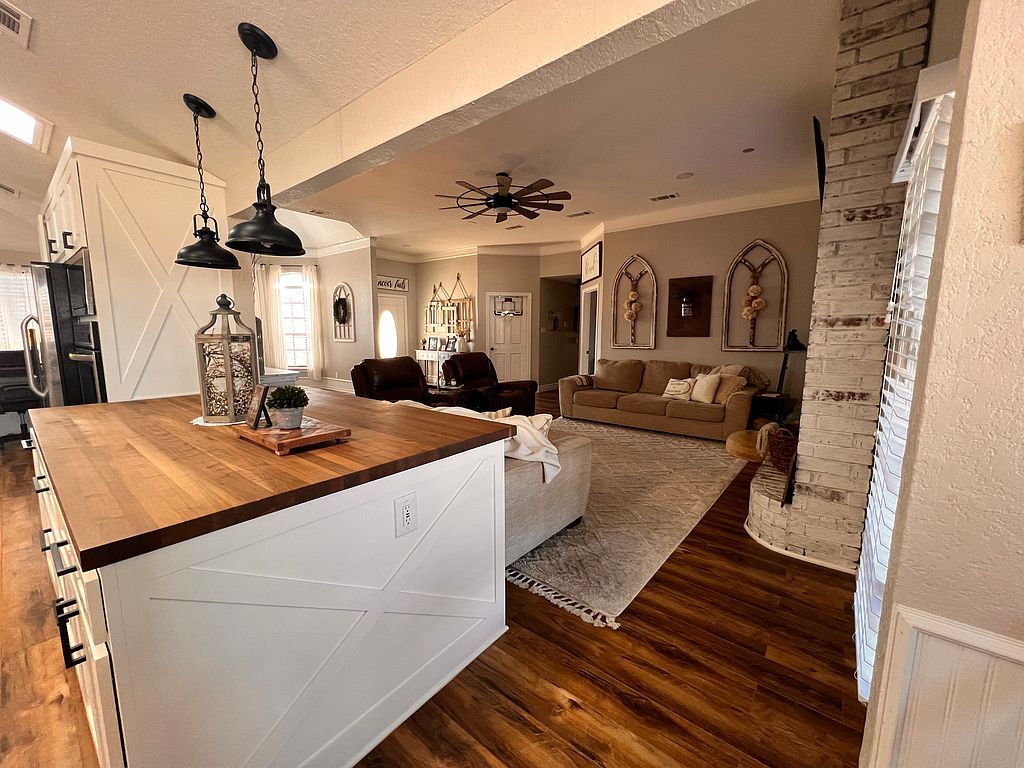 1011 Hilltop Rd - Property Image