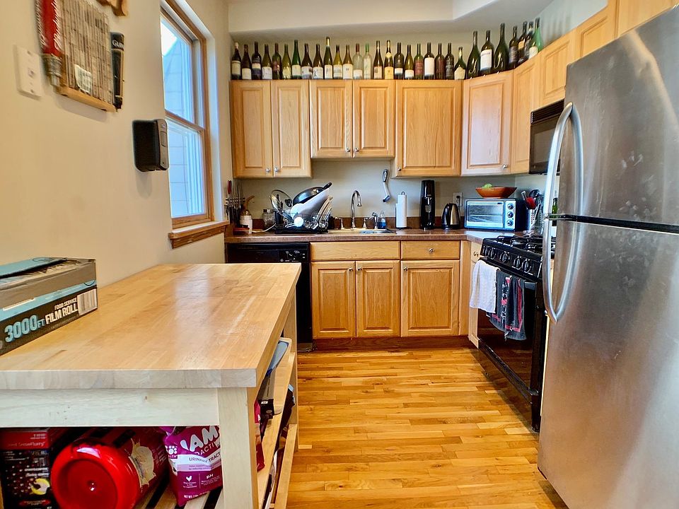 1st image of 304 Washington St #2