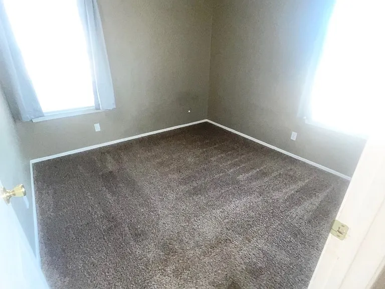4805 Storey Ave — Photo 7