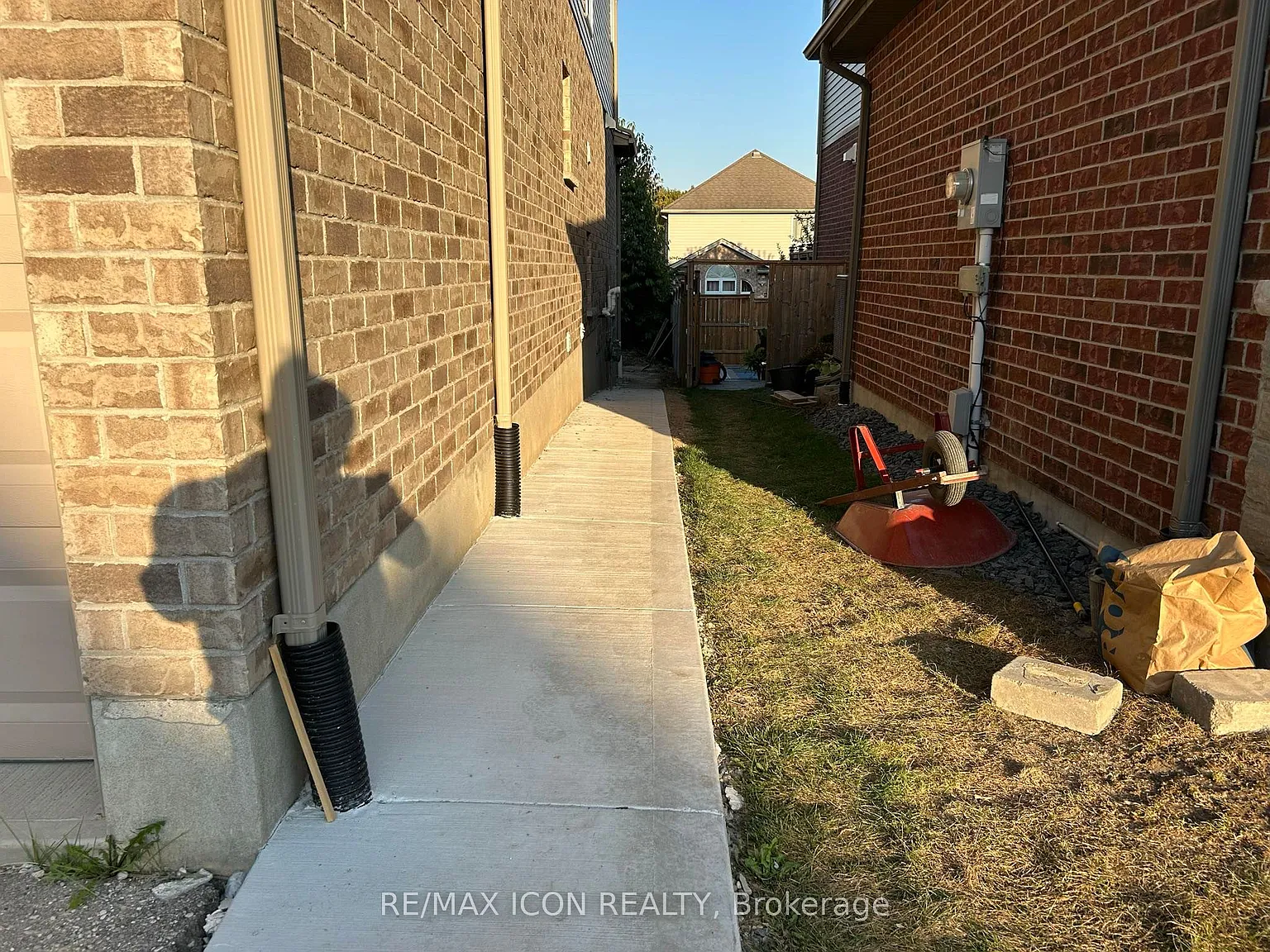 3 bed, $1,800 — Photo 3